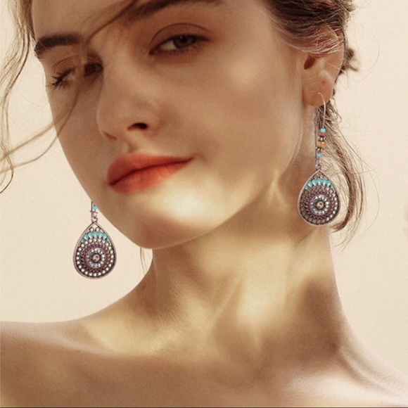 Jewelry - 🆕 3/$15 Boho Chic Tear Drop Earrings